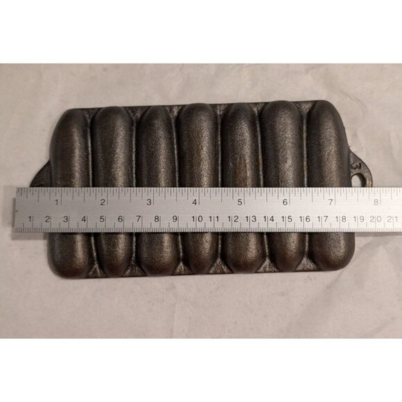 Cast Iron Cornbread Pan 6 Slot Vintage miniature number 3 - Picture 4 of 13